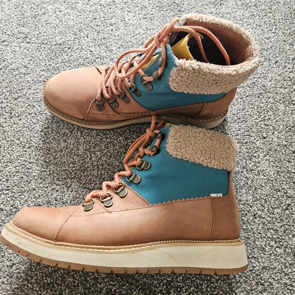 Toms Leather Waterproof  Ankle Boots Size 7